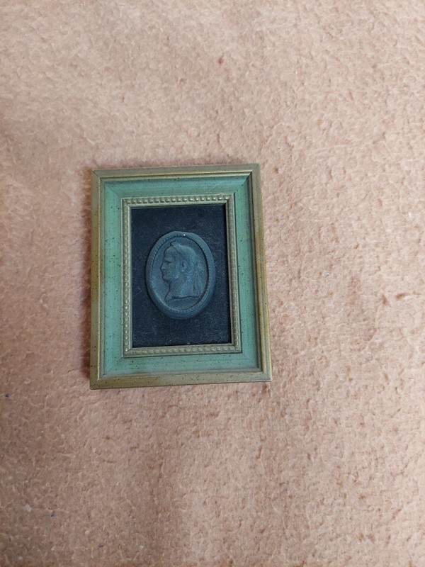 Vtg Framed Julius Cesar Portrait In Green/Gold Wood Frame