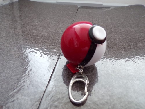 Vintage Pokemon Pikachu Pokeball Schlüsselanhänger Action Figur Spielzeug 2004 - Bild 7 von 7