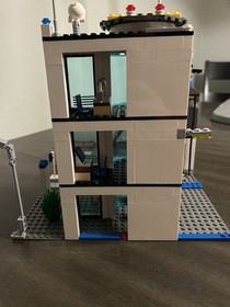 Lego City Police Station (7498) 100% Complete With Minifigures