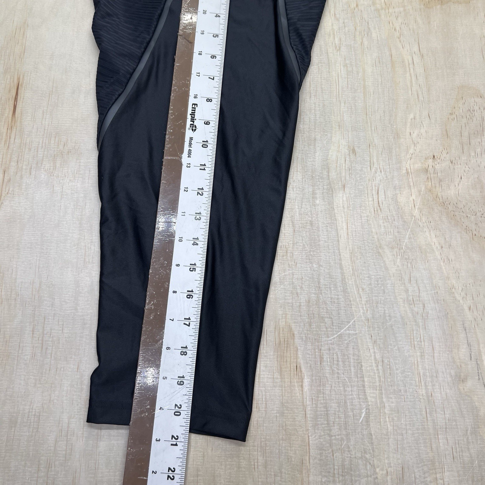 NEW Under Armour Core 3/4 Compression Pants 2XL Black Mens 1332079-001 thumbnail 14