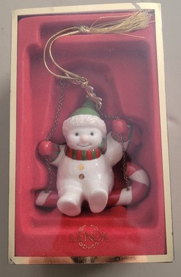 LENOX ''SWINGING SNOWMAN'' ON CANDY CANE 2004 CHRISTMAS ORNAMENT #6339360