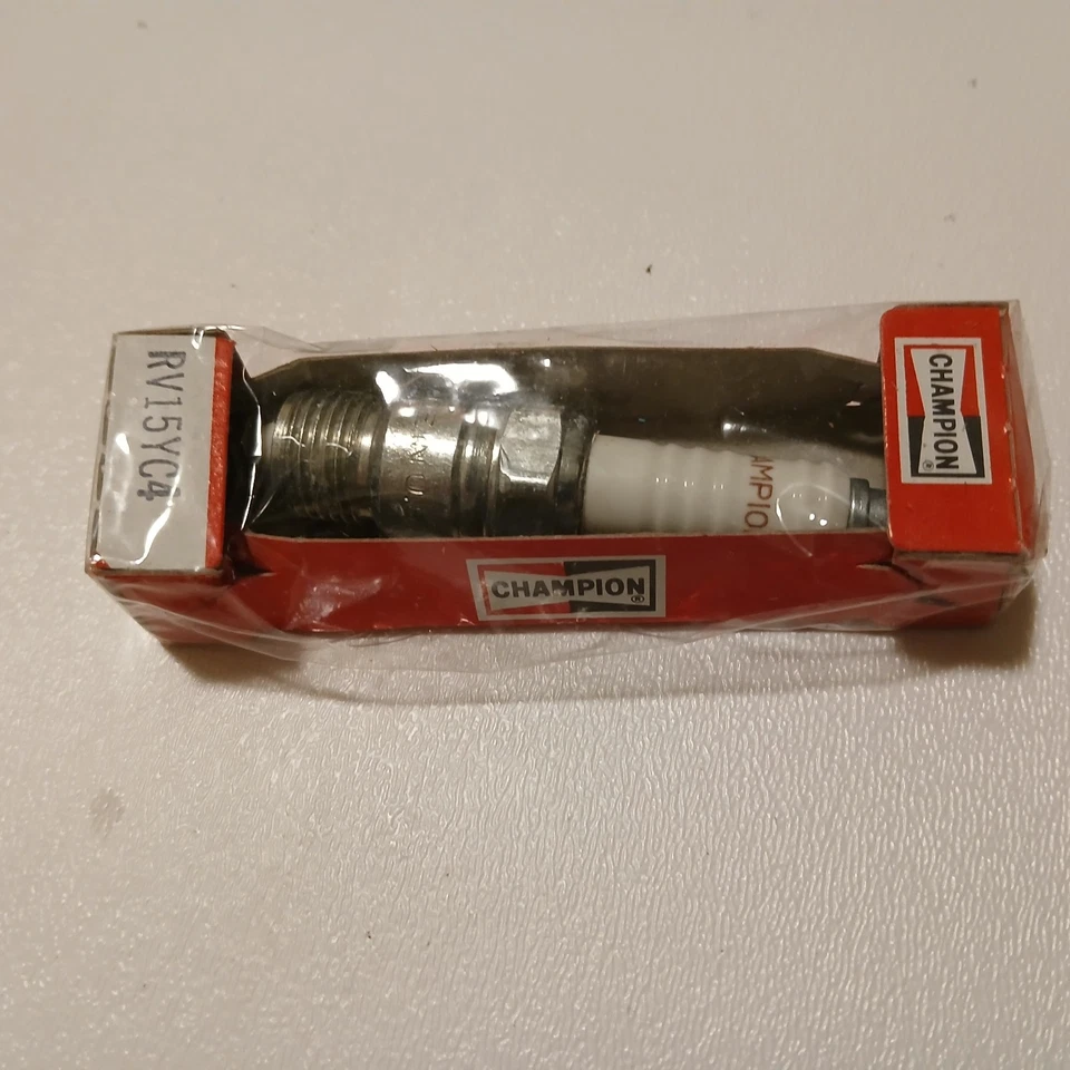 4 Champion RV15YC4 Copper Plus Spark Plugs New - Image 4 of 4