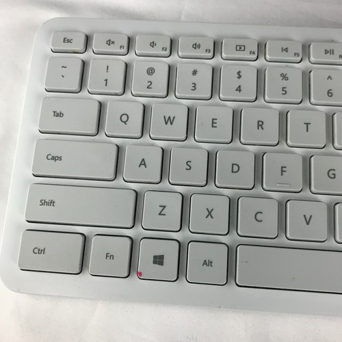 Microsoft Bluetooth Keyboard (White, Model 1898) - For Parts - Picture 9 of 10