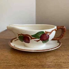 Franciscan APPLE Gravy Boat with Attached Underplate USA-TV BACKSTAMP Excellent