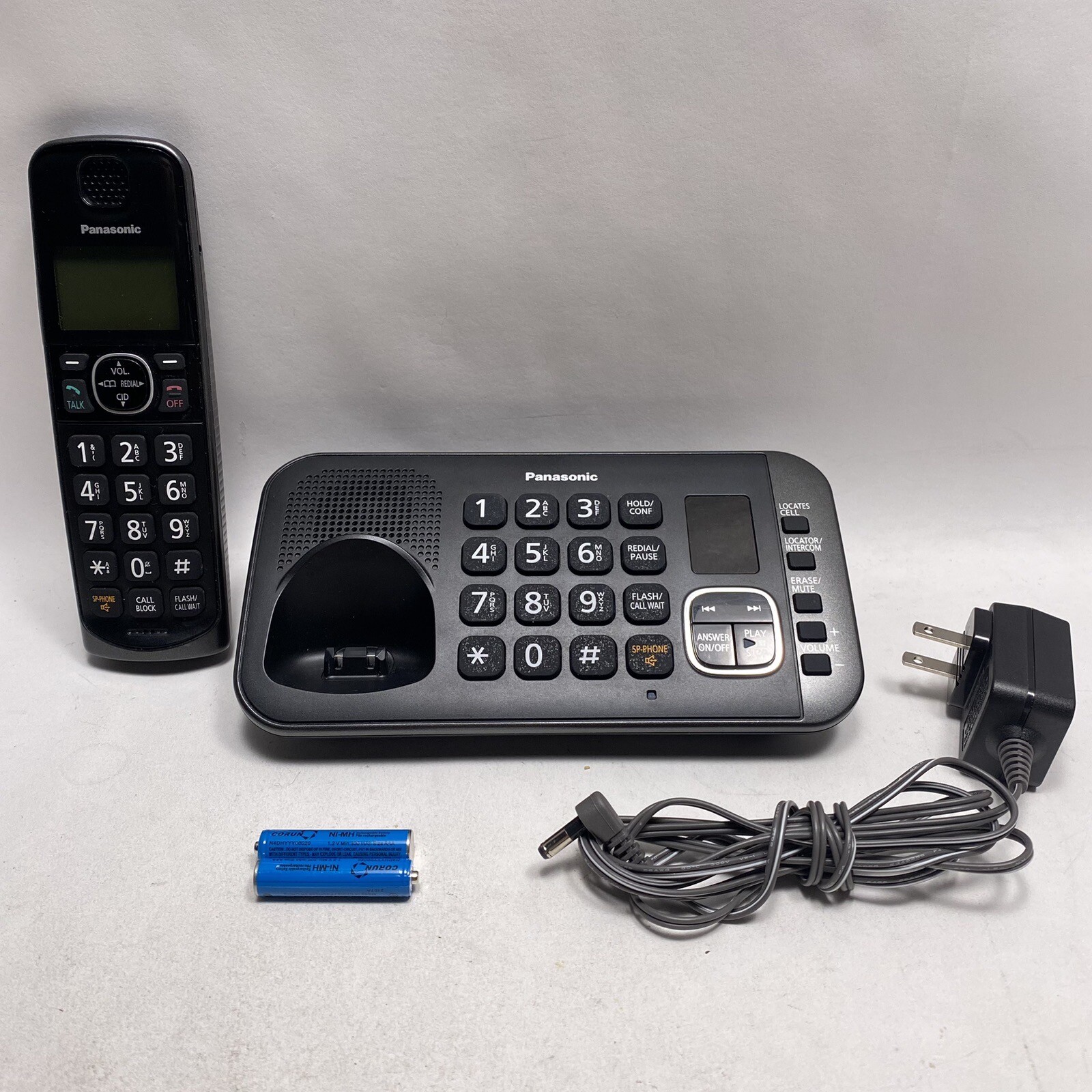 Panasonic KX-TGE640 Cordless Phone & Answering Machine with KX-TGEA60 Handset