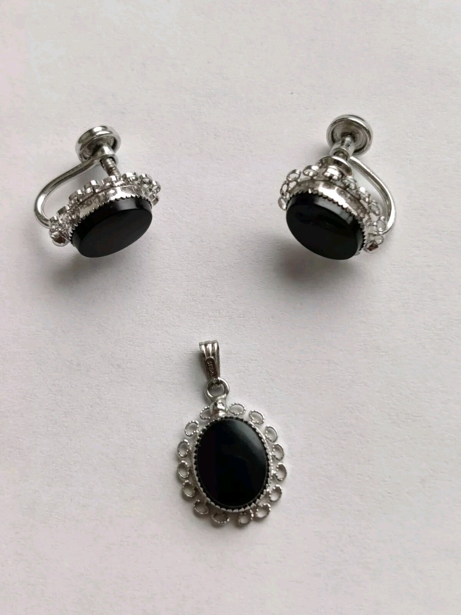 ☆関税込☆VINTAGE HOLLYWOOD★Black Oval Stone Earrings★ Vintage Sterling Silver Black Onyx Oval Pendant & Screwback