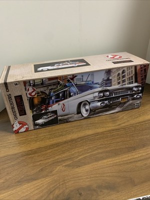 NEW Hasbro F9873 Ghostbusters PLASMA SERIES ECTO-1 (1984) Vehicle 1:18 Scale Car