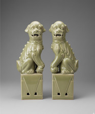 Cina, Coppia di Cani di Fo Statue in Gres Porcellanato XX sec. Celadon 33 cm