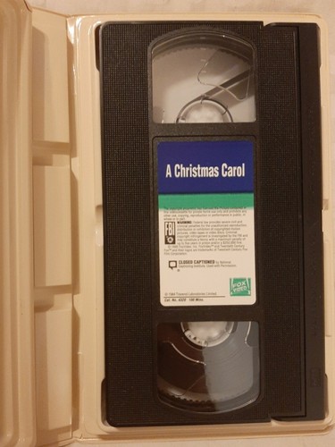 CHRISTMAS (3 VHS)Its A Wonderful Life; A Christmas Carol; Miracle On 34th Street - Picture 5 of 10