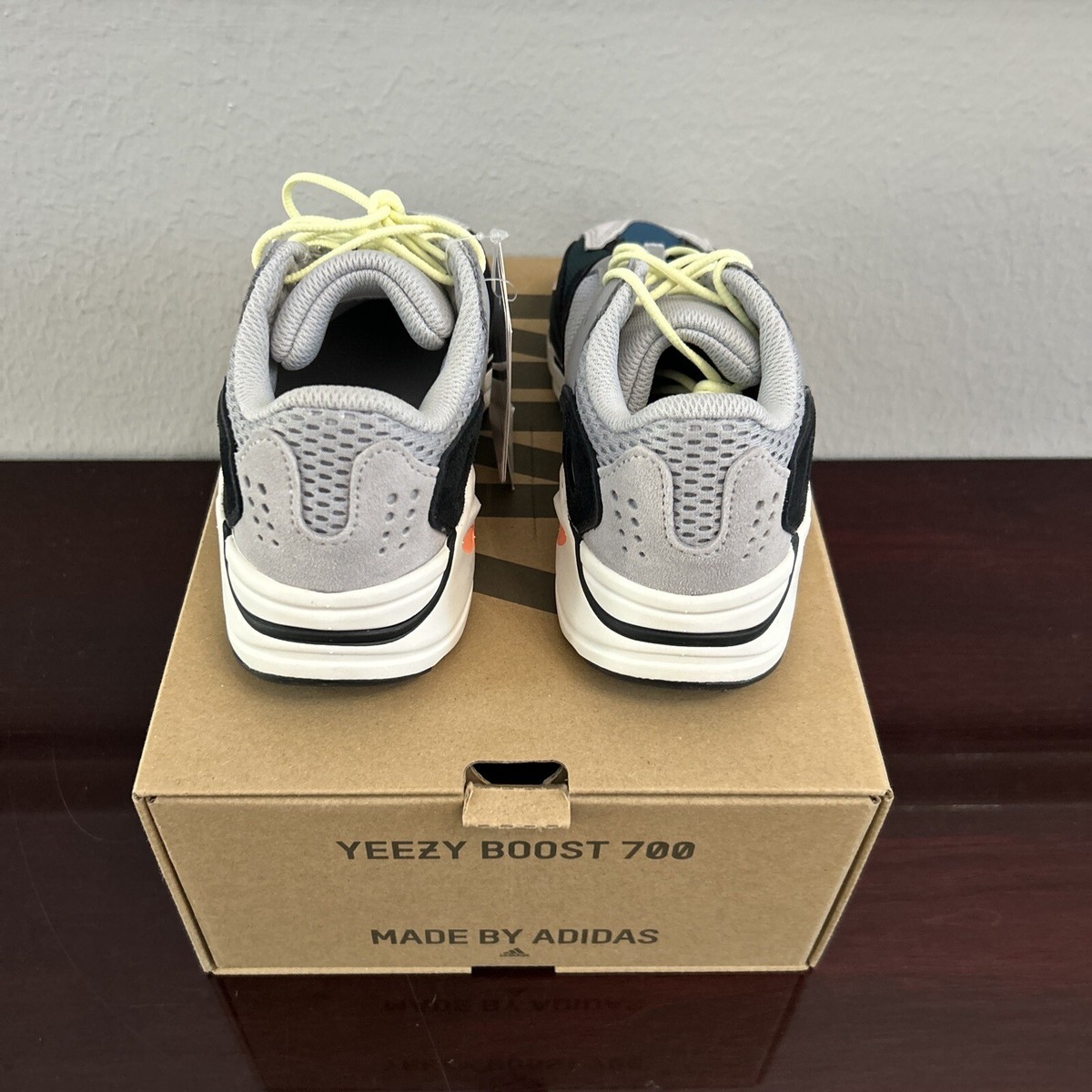 靴 adidas Yeeze Boost 700 Wave Runner 27cm $_32.JPG?set_id=880000500F
