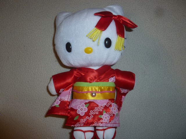 hello kitty geisha doll