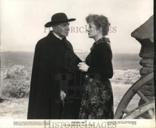 1947 Press Photo George Zucco & Greer Garson in "Desire Me" - pip01123