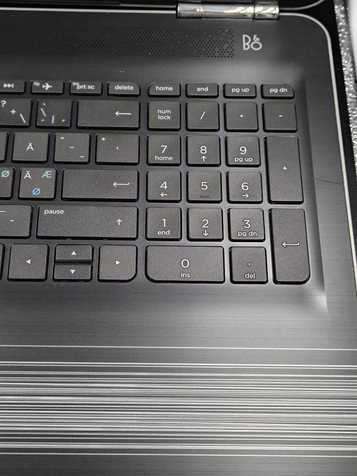 HP Pavilion 15-AW003NO Laptop - Funzionante Con Usura Estetica Senza SSD - Immagine 3 di 4