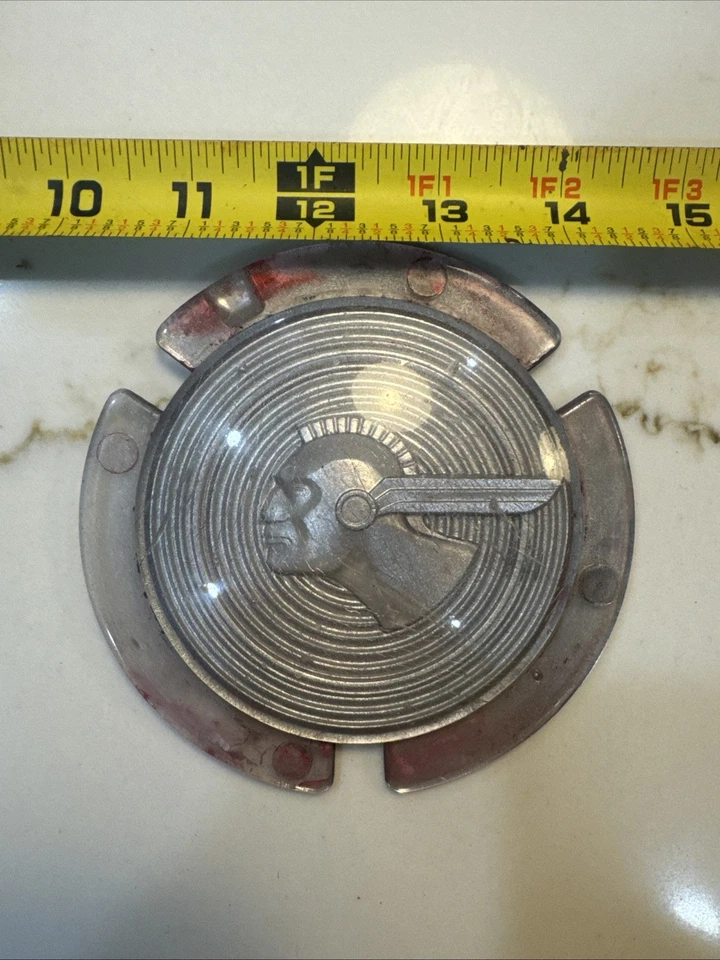  GM 1951 1952 Pontiac Chieftain Volante Bocina Botón Emblema Insignia Original Foto 3 de 3