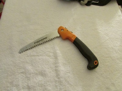 Fiskars Folding Hand Saw, 7'' Pruning Saw