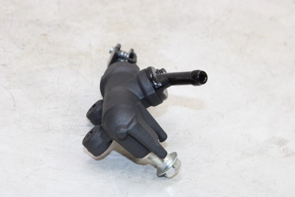 2023 SUZUKI GSXS750 OEM REAR BACK BRAKE MASTER CYLINDER - Image 2 of 4