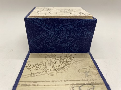 NUOVO! Disney Parks x Gemelli TOPOLINO Corpo Completo Classico Posa Topolino Nuovo con scatola - Foto 4 di 8