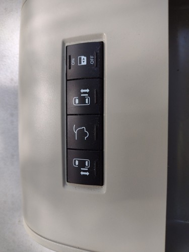 2013 Chrysler Town And Country Roof Overhead Console - Picture 6 of 10