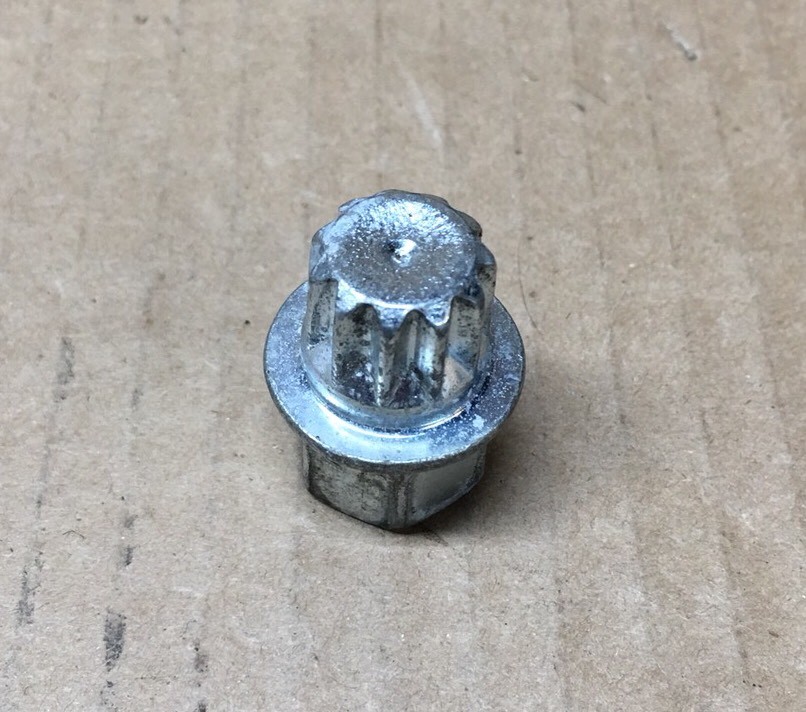 Audi Volkswagen VW OEM Tire Wheel Bolt Lock Key Nut Bolt Socket Tool
