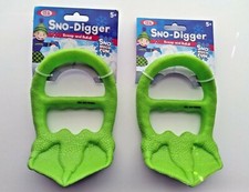 Ideal Snow Diggers Scoop And Build Sno Much Fun New Set of 2 Green Reptile Claws