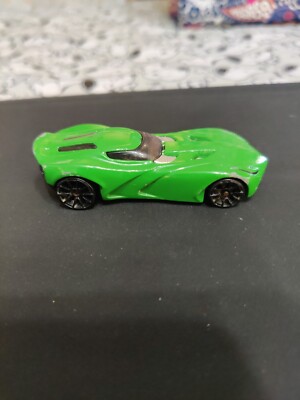 Hot Wheels 2014 Mattel BDD03 Green HW RACE - VELOCITA - 1:64 Die