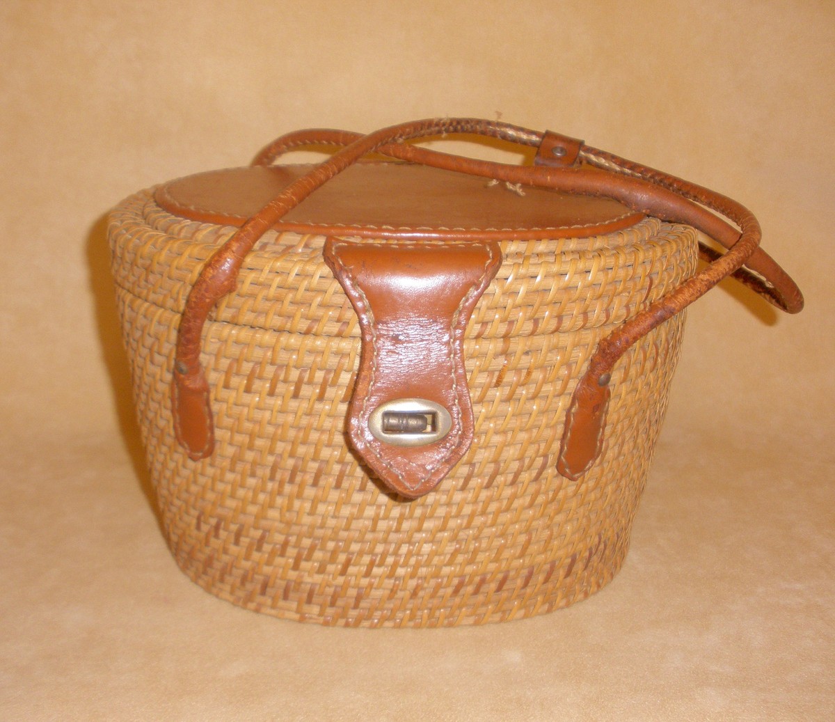Vintage Nantucket Basket Purse Needs Repair & Restoration