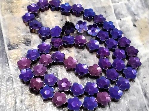 Electroplated Non Magnetic Hematite, Flower, Blue Violet, 8x3 mm, Approx 54 pce - Bild 2 von 2