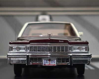 Cadillac DeVille Sedan 1977 Wine Red 1:43 Triple9 T9-43028 Limited
