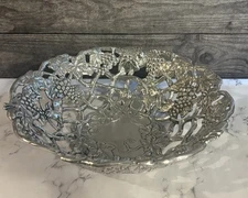 BEAUTIFUL 1996 ARTHUR COURT GRAPE VINE AND RABBIT 12" FRUIT SERVING BOWL OPEN LA