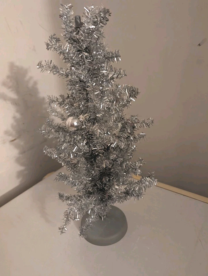 Vintage Silver Aluminum Tinsel Tabletop Christmas Tree - Image 4 of 4