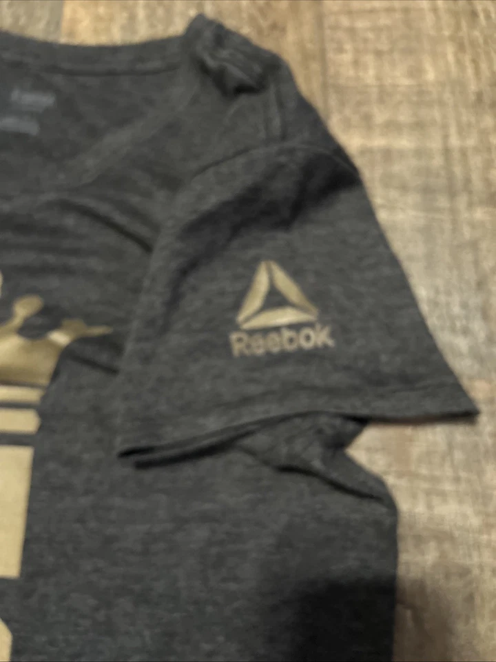 Camiseta Mujer Reebok Connor McGregor UFC Gris Talla Grande Foto 3 de 4