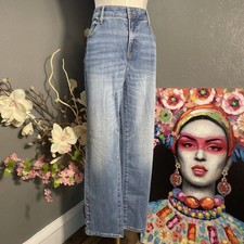 NWT Chico s So Slimming Girlfriend Slim Leg Scalloped Ankle Jeans 2R US 12R 129