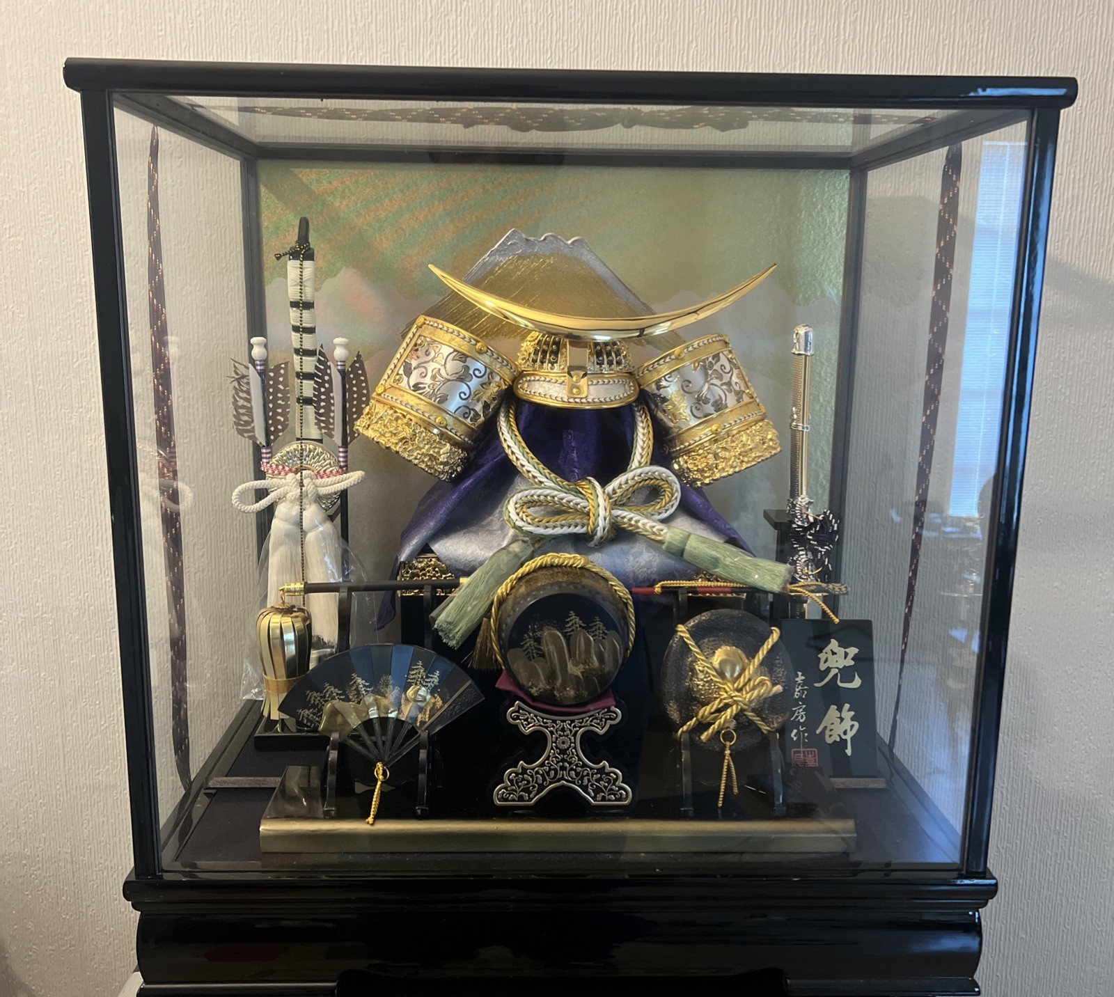 Antique Japanese Samurai Doll Yoroi Armor Kabuto Helmet Music Box