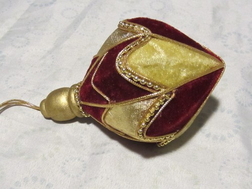 5 Vintage Velvet Christmas Ornaments - Picture 6 of 6