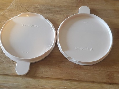 TUPPERWARE CREAMER & SUGAR BOWL WITH TAN/ PINKISH LIDS- 2309, 2310 - Picture 10 of 14