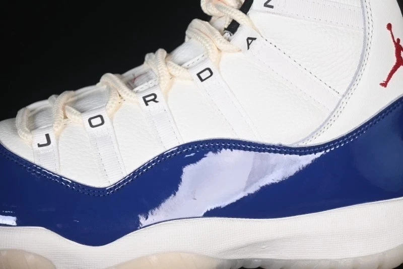 Air Jordan 11 Rare Air para hombre Foto 2 de 4