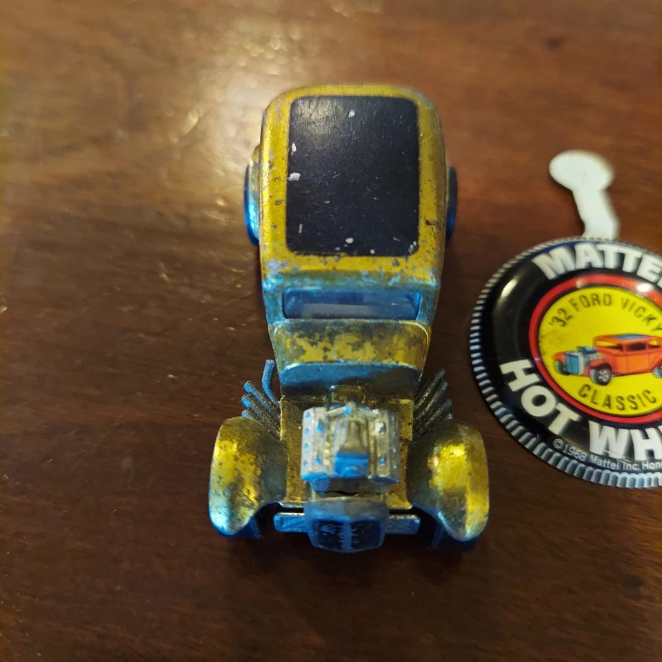 Hot Wheels Redline, FordVicky, amarillo, dorado? Ford Vicky 32 clásico interior blanco Foto 3 de 4