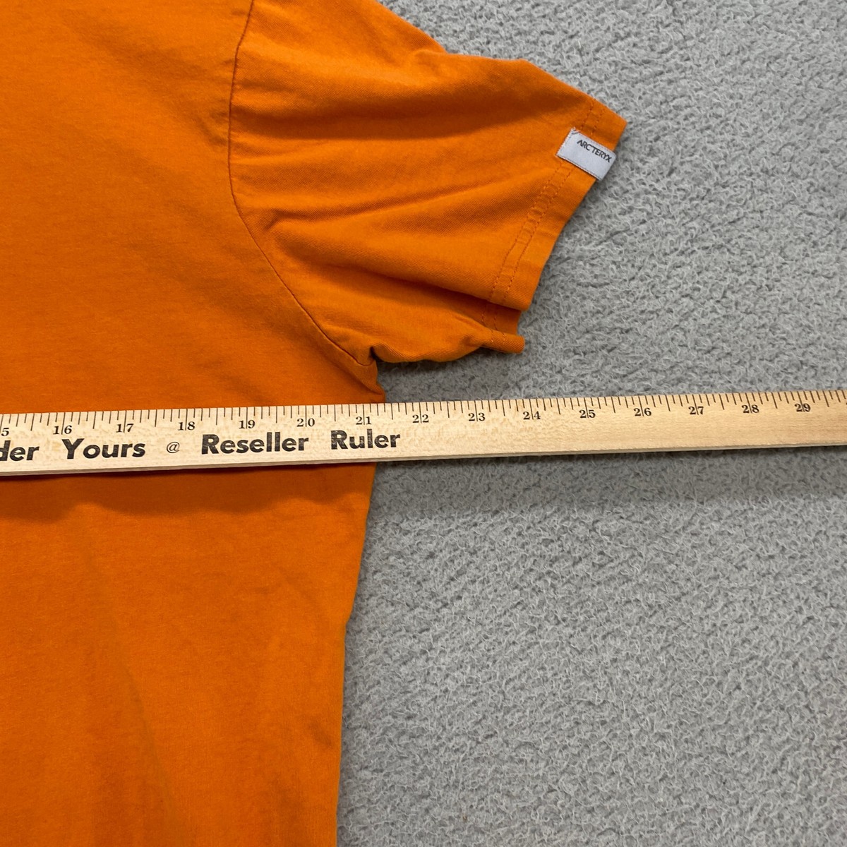 Tシャツ・カットソー Arc'teryx T-shirts Orange Arc'Teryx T-Shirt Mens Large Orange Graphic Mountain Logo