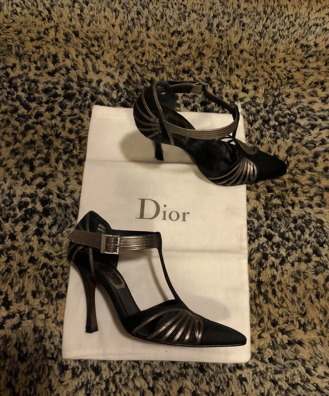 POMPE SANGLE CHRISTIAN DIOR SATIN TAUPE T avec chaussures logo bijoux   36 Rare Vintage