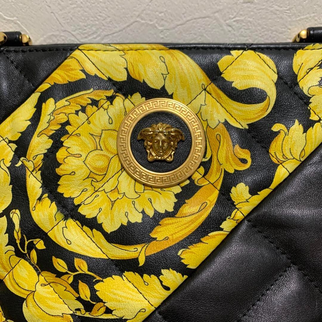 バッグ VERSACE MEDUSA QUILTING SHOULDER BAG Versace Medusa 95 Quilted Leather Shoulder Bag | Neiman Marcus
