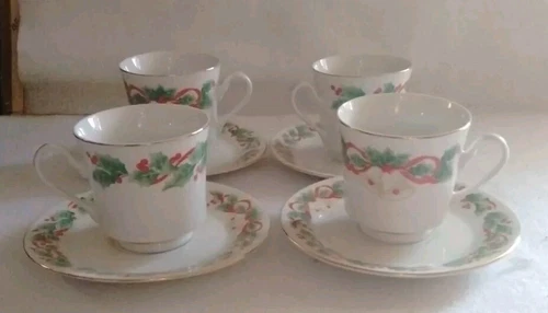 SANGO NOEL 1990 HOLLY BERRIES BELLS #8401 TEA/COFFEE CUPS AND SAUCERS SET OF 4