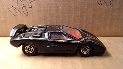 Lamborghini Countach LP500S 1/20スケール プラモ ランボルギーニ カウンタック LP500S (プラモデル) - ホビー
