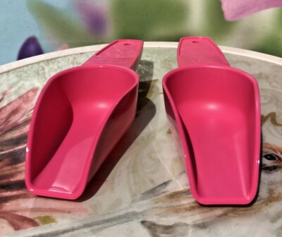 Tupperware Rocker Scoop Gadget Flour, Sugar, Ice Scoop, Set Of 2 Pink New