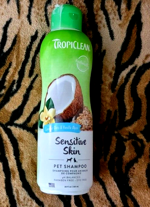 Pet Shampoo Tropiclean Sensitive Skin Coconut Vanilla 20 oz New - Main Image