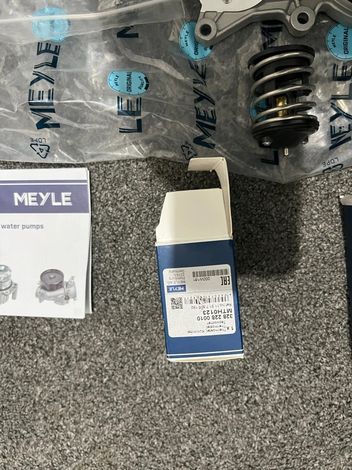 Bomba de agua de refrigeración del motor MEYLE 313 220 0021 para BMW Serie 3 y Serie 4 Foto 3 de 3