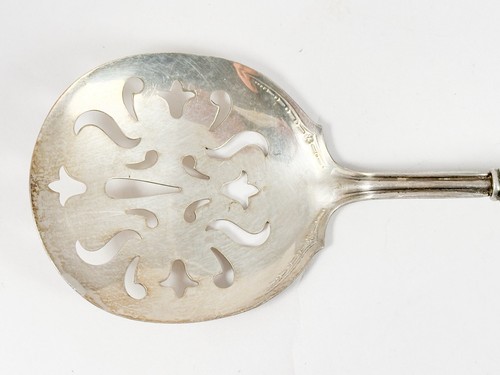 Lovely ANTIQUE 1800's STERLING SILVER Pierced Tomato SERVING SPOON 8 3/4" - Picture 3 of 17
