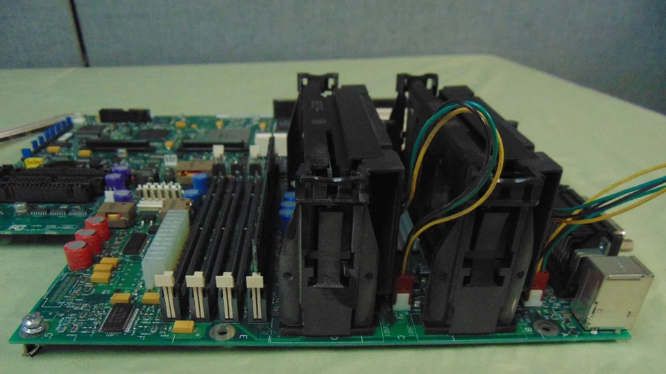 Intel L440GX Server Motherboard With Dual Pentium III 500MHz , 128MB SDRAM - Image 3 of 4