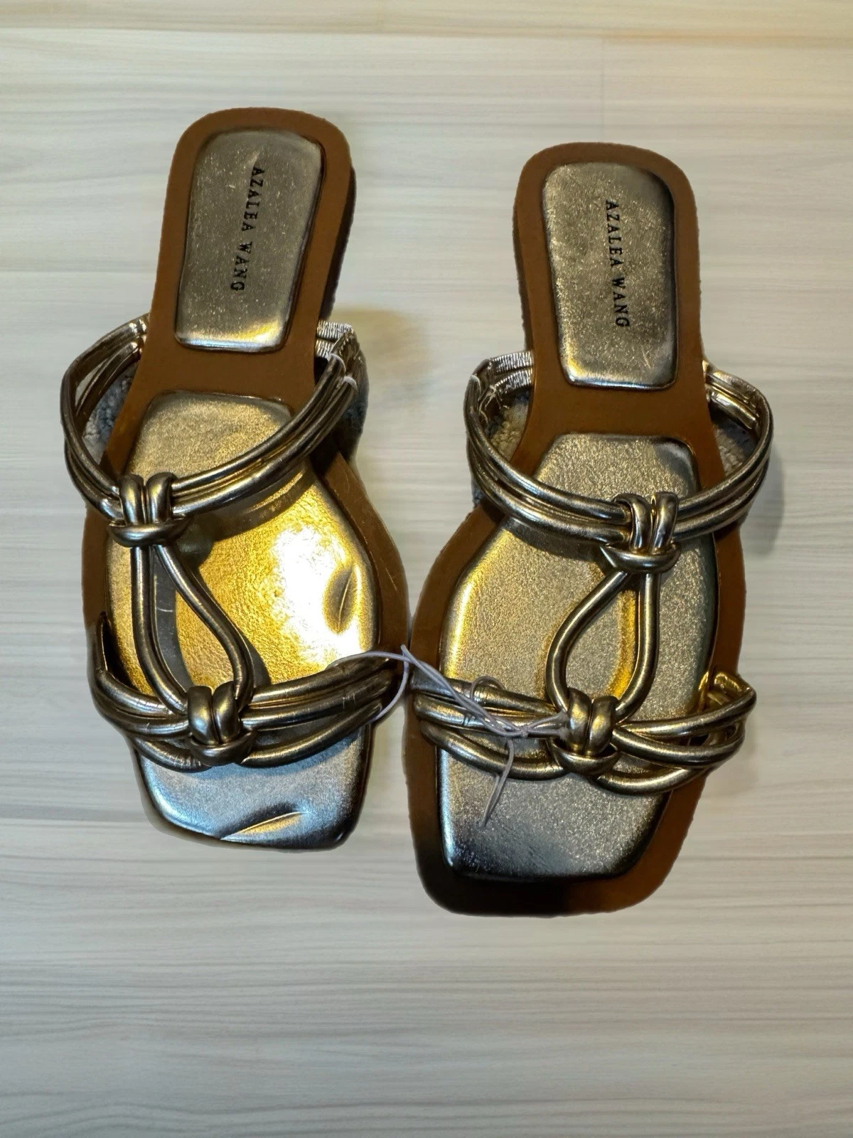 Azalea Wang Slip On Sandals Flat Shoes Women’s Size 9 Gold