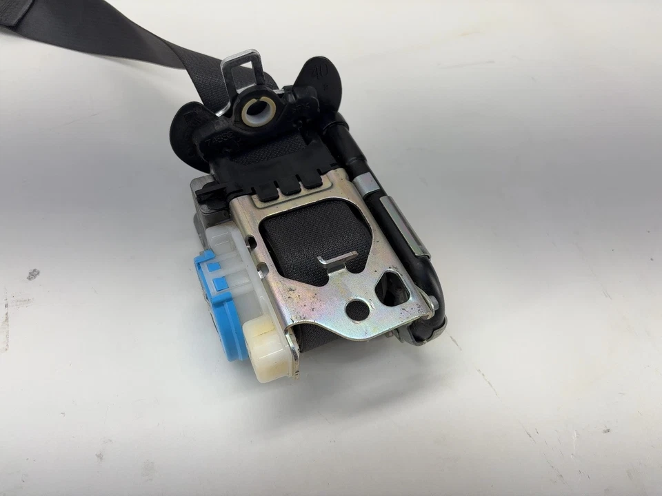 Cinturón de seguridad delantero derecho Tesla Model X 2017-2018 con pretensor 1036738-05-D Foto 3 de 4