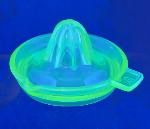 Vintage Federal Glass Uranium Lemon Juicer